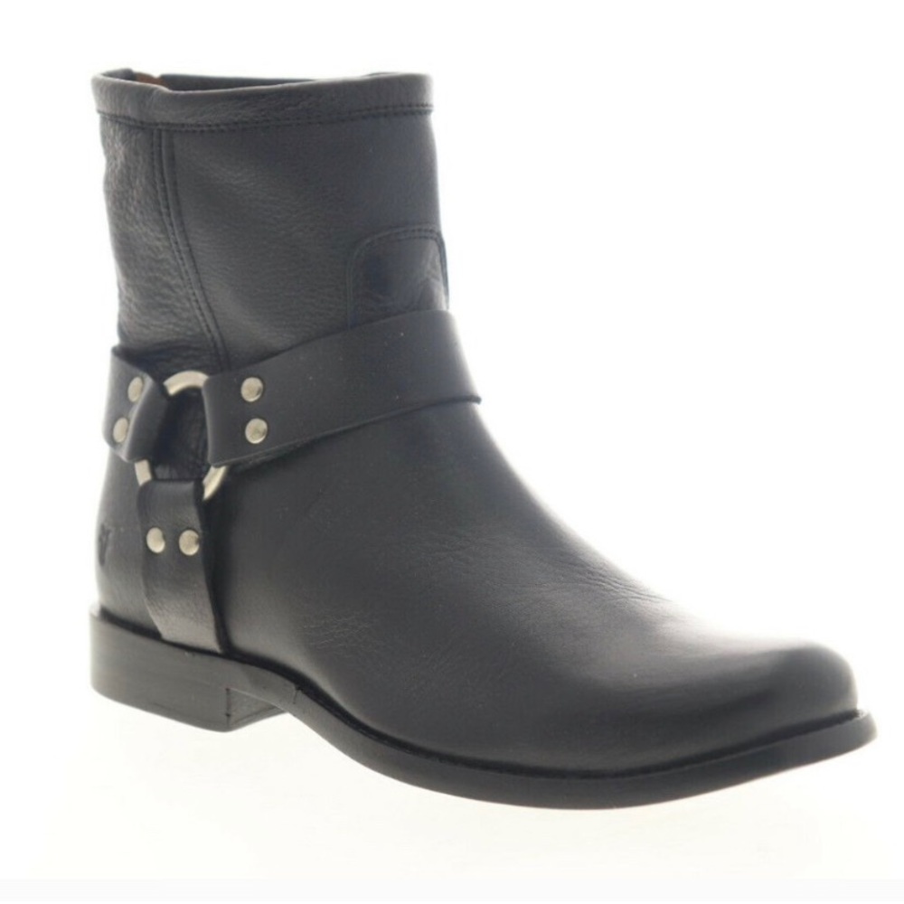 Frye Portia black bootie in size 9